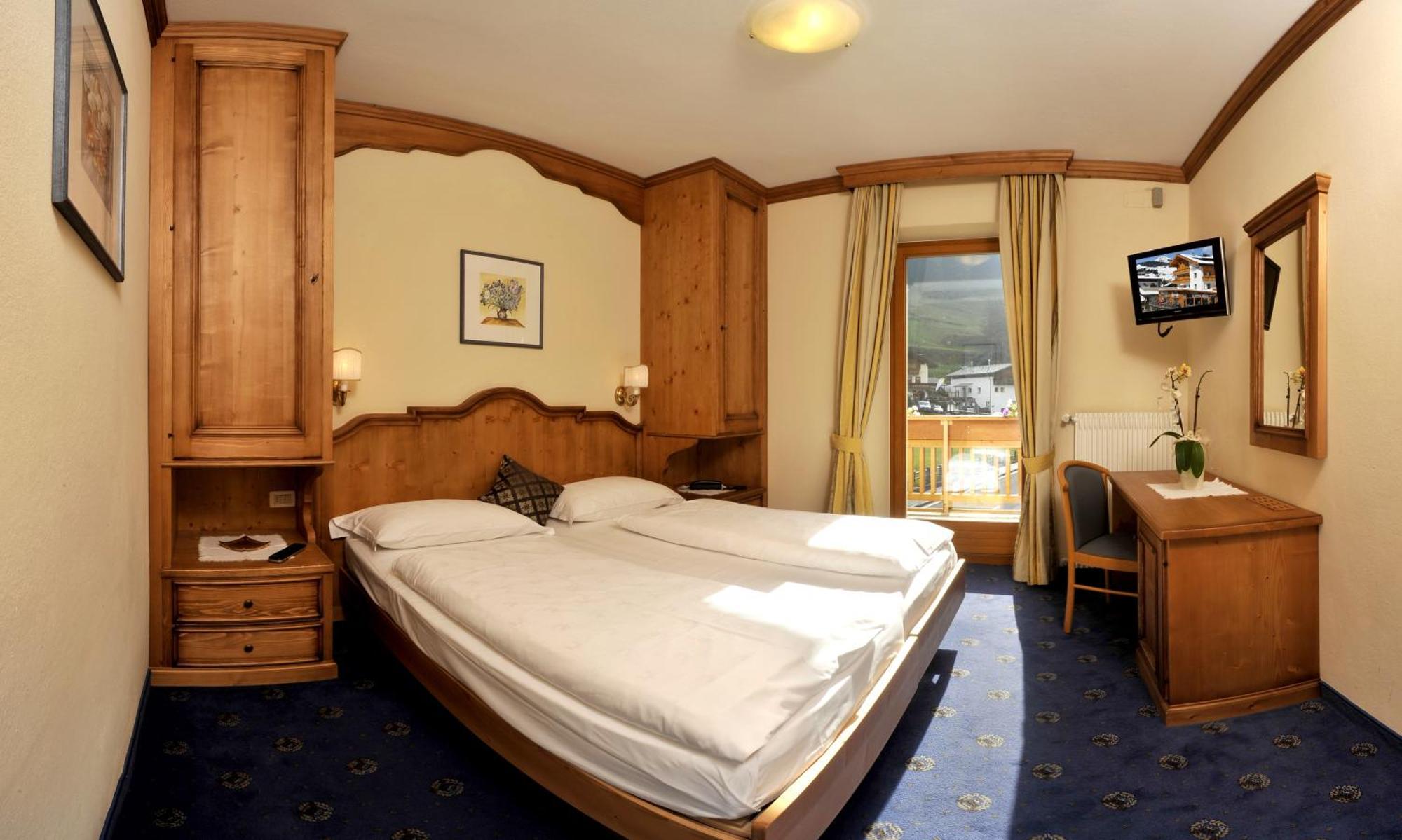 Hotel Europa Dolomites Selva di Val Gardena Exterior foto
